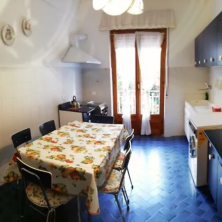 Casa Thea Codice Citra Zero Undici Zero Diciassette Lt 0633 Appartement Levanto